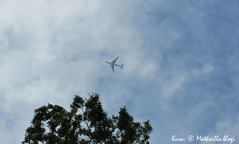 Lentokone taivaalla. Kuva: © Matkoilla-blogi