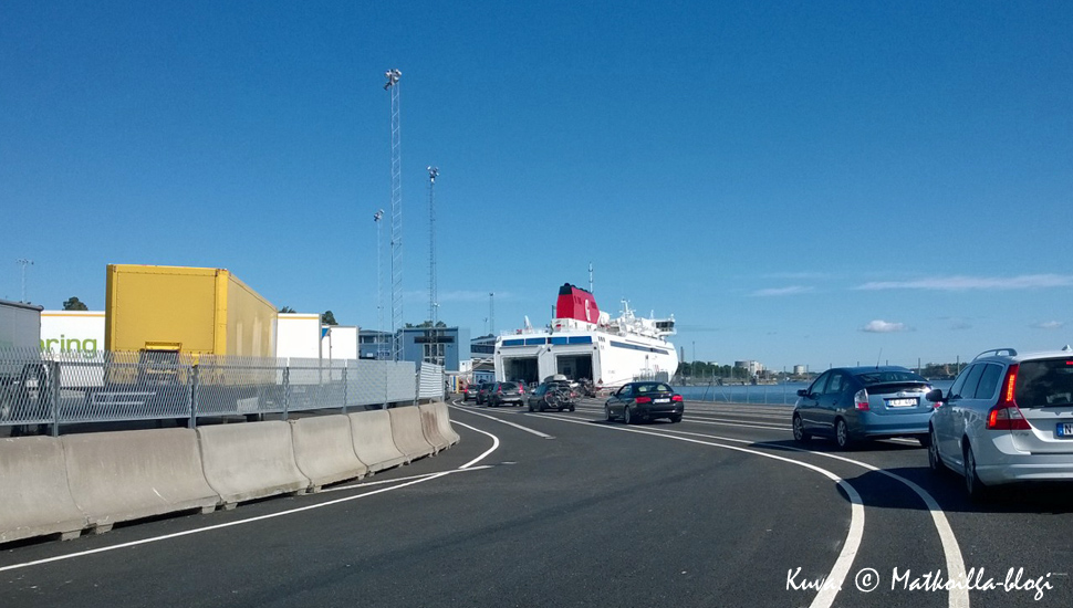 Laivaanajo Nynäshamnin satamassa; Gotlanti seuraava! Kuva: © Matkoilla-blogi